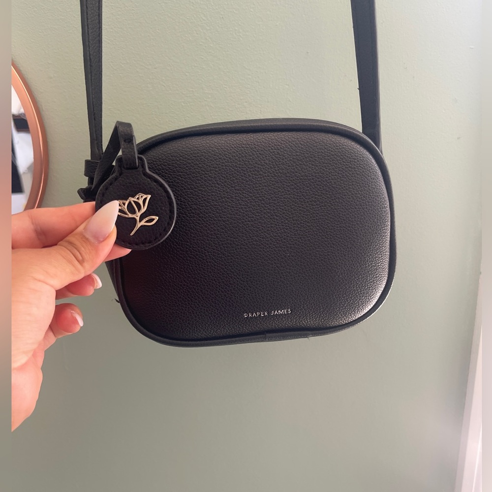 Draper James Abbie Crossbody Bag in Black (like new)